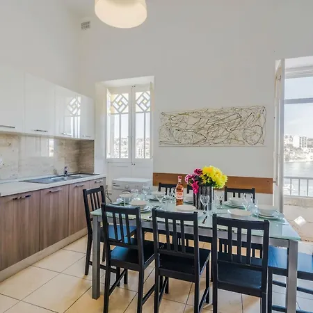 Getawaysmalta - Blue Harbour 2 Seafront 3-bedroom Apt With Large Back Terrace *