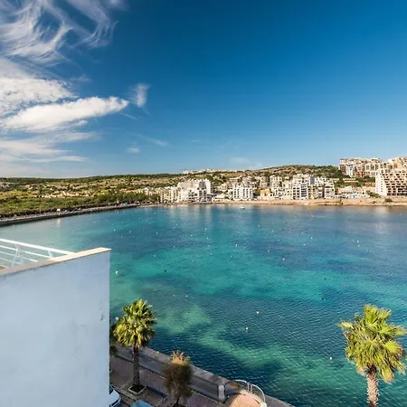 Getawaysmalta - Blue Harbour 2 Seafront 3-bedroom Apt With Large Back Terrace *