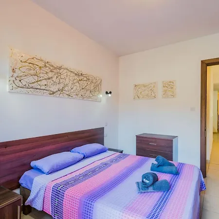 Apartamento Getawaysmalta - Blue Harbour 2 Seafront 3-bedroom Apt With Large Back Terrace