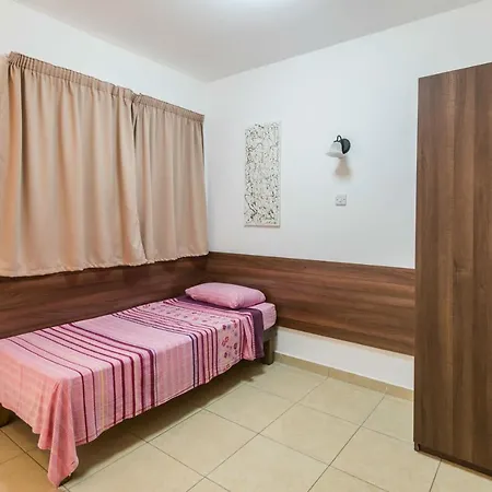 Getawaysmalta - Blue Harbour 2 Seafront 3-bedroom Apt With Large Back Terrace *