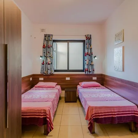 Apartament Getawaysmalta - Blue Harbour 2 Seafront 3-bedroom Apt With Large Back Terrace *
